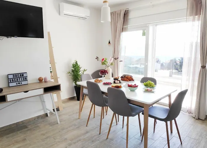 Maristo Apartments