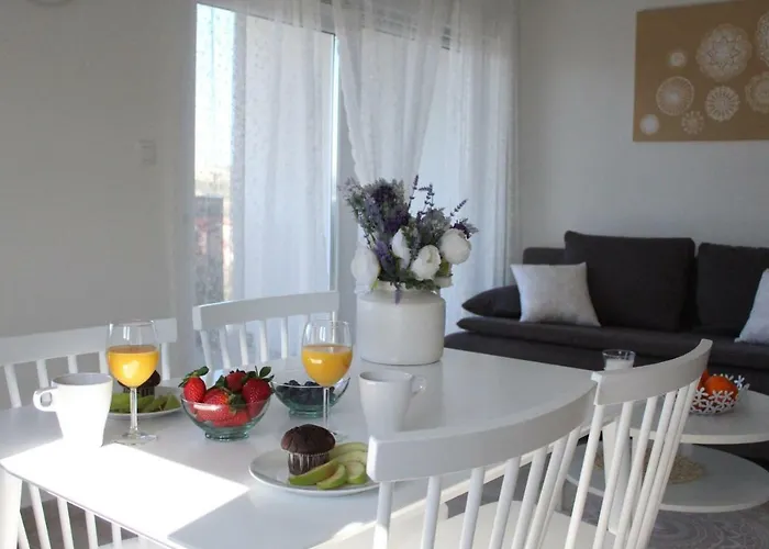 Maristo Apartments