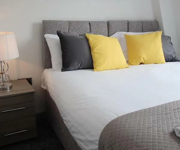 Halifax House, Studio Apartment 209