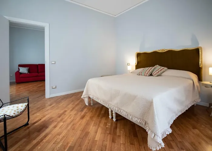 Laurus Apartments