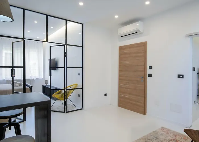 Twins Idola Apartments