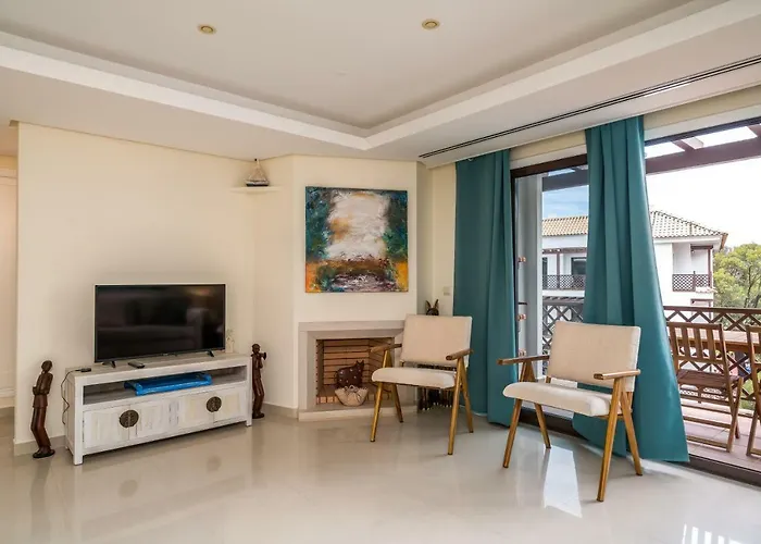 Carob Apartment - By Mayoral