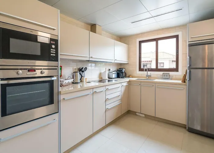 Carob Apartment - By Mayoral