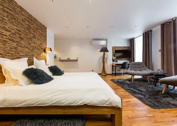 Les Suites Sainte Claire
