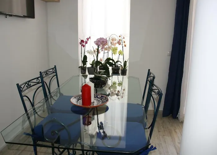 House of Orchids with Pátio