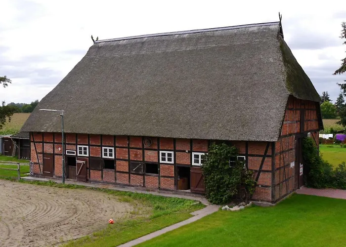 Landhaus - Hof Pakirnis