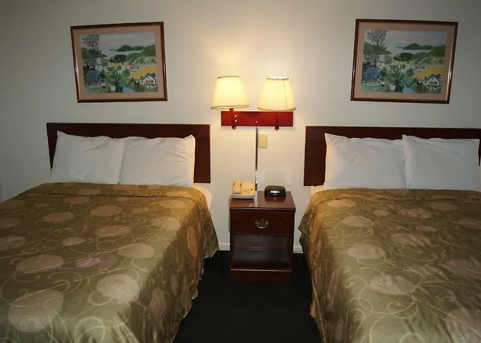 Country Squire Inn And Suites