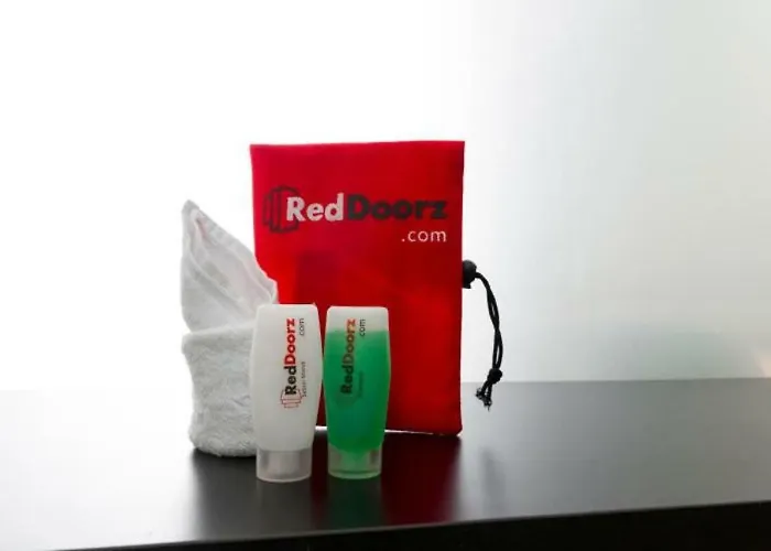 Reddoorz Near Xt Square 2