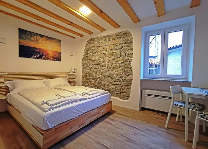 Ribiska Hisa - Old Piran Fisherman'S House