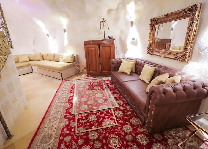 Western Wall Luxury House