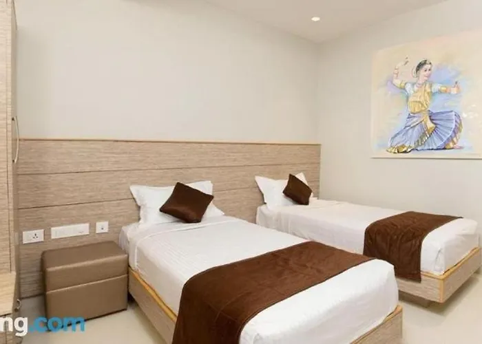 Sri Aadhish Grand Hotel