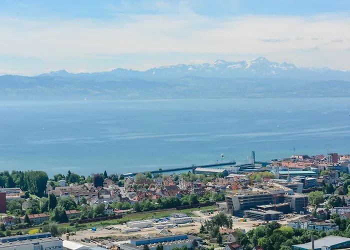 Ferienwohnung Panoramablick mit Hallenbad Berg und Seesicht