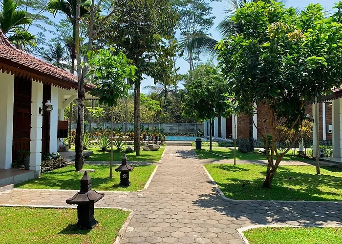 The Nalaya Hotel & Resto