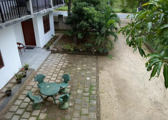 Hotel Gayan'S