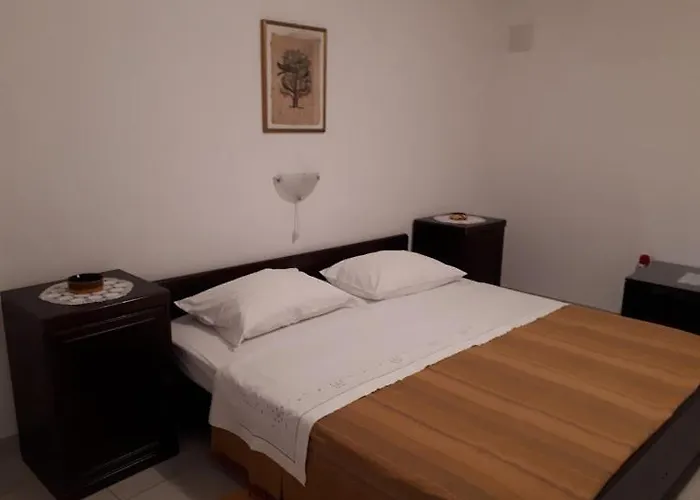 Apartments Rovis