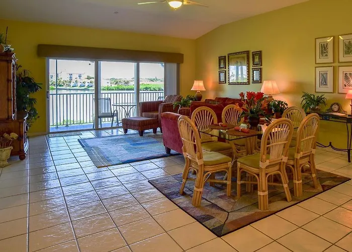 Gulf Retreat 2: Magnificent Water Views, Steps To Beach, None Cleaner, None Nicer!