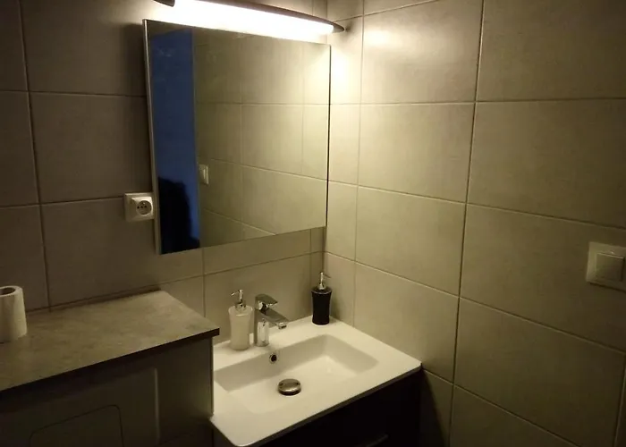 Appartement 2 Pieces 40 M2, Dans Hyper Centre, Avec Piscine Au Rez De Chaussee