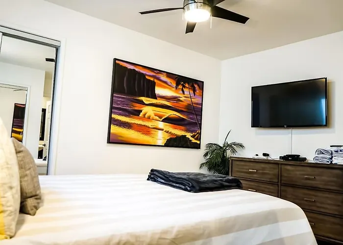 Newport Beach House 1 Blk To Beach And 25 Min To Disney