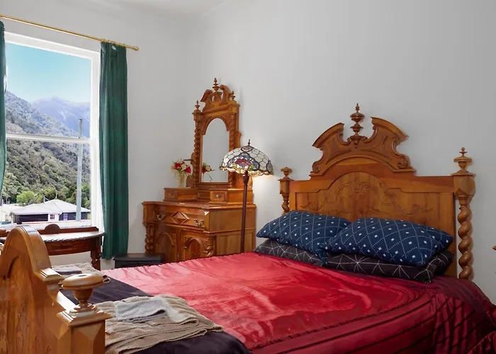 Otira Stagecoach Hotel