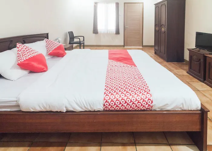 Oyo 1688 Collin Beach Hotel