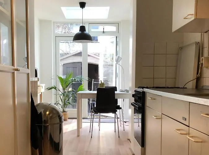 House With Garden, 10 Min From City Centre