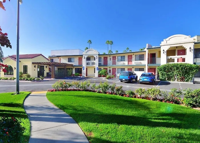 Lamplighter Inn & Suites At Sdsu