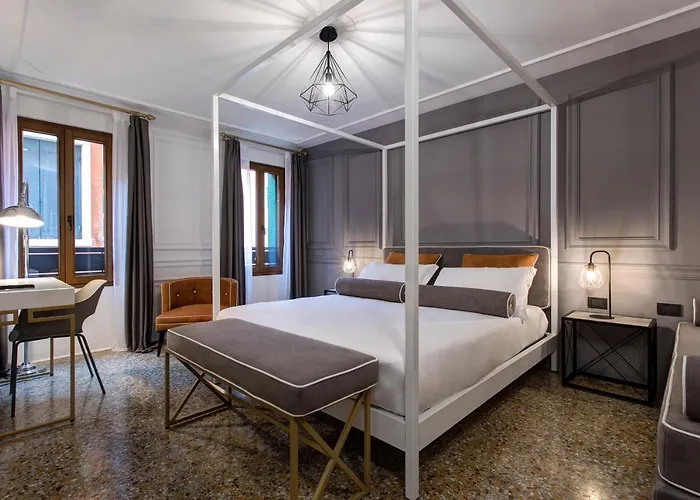 San Marco Suite 755