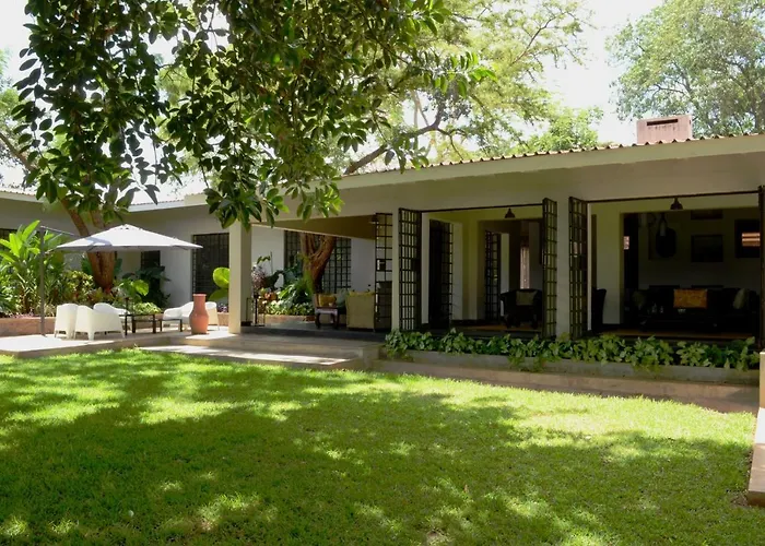 Mitengo House