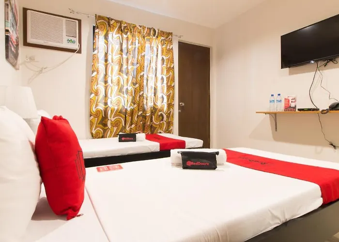 Reddoorz Plus @ Diola Villamonte Bacolod