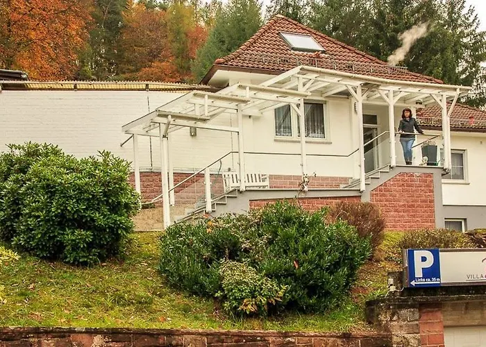 Villa Bruderfels, Garni