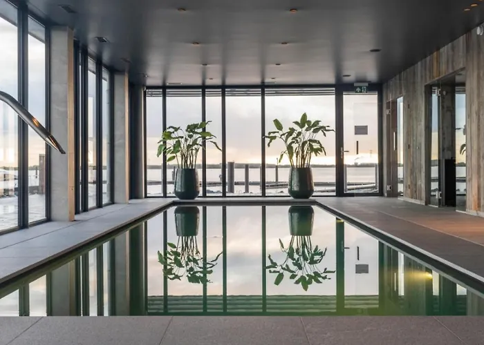 Waterrijk Oesterdam Hotel