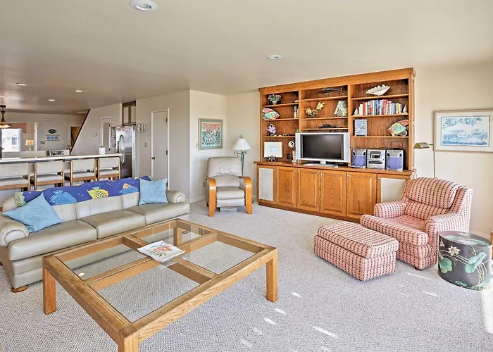 Family-Friendly Vacation Home: Steps To Beach!