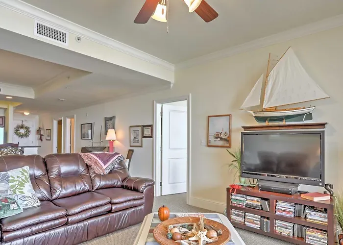 Beachfront Bliss On Dauphin Island W/ Pool Access!