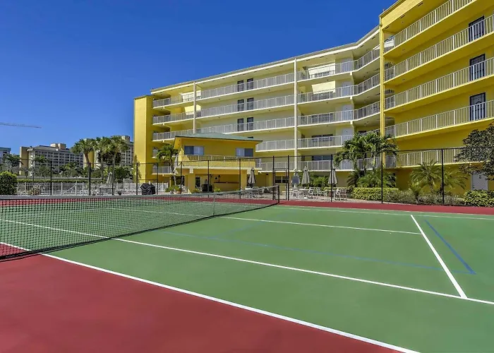 Marco Island Condo W/ Patio: Steps To Beach Access