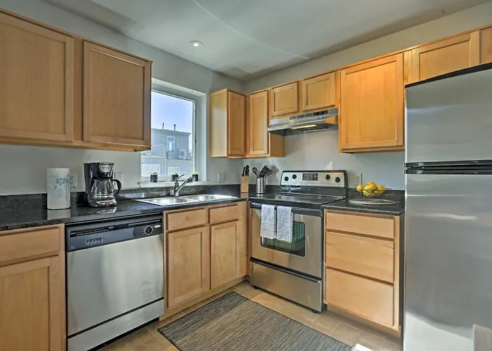 Lohi Apartment W/ Patio: 1 Mi To Downtown Denver!