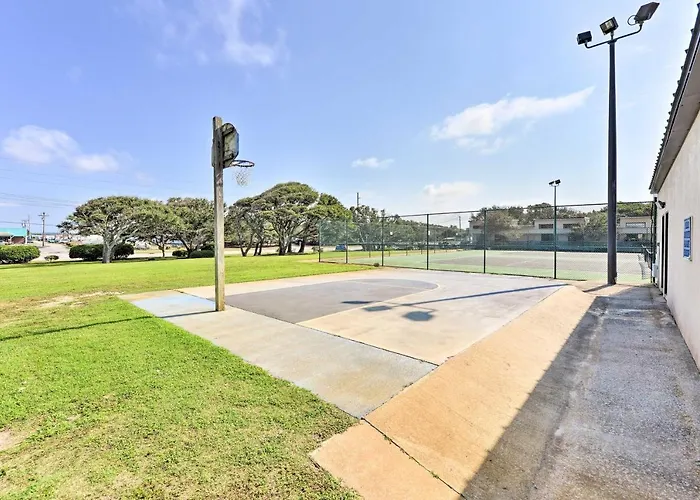 Summer Winds Resort Condo W/ Ocean Views!