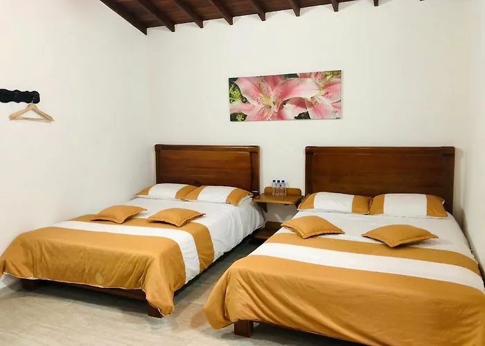 40 Amigos Hotel