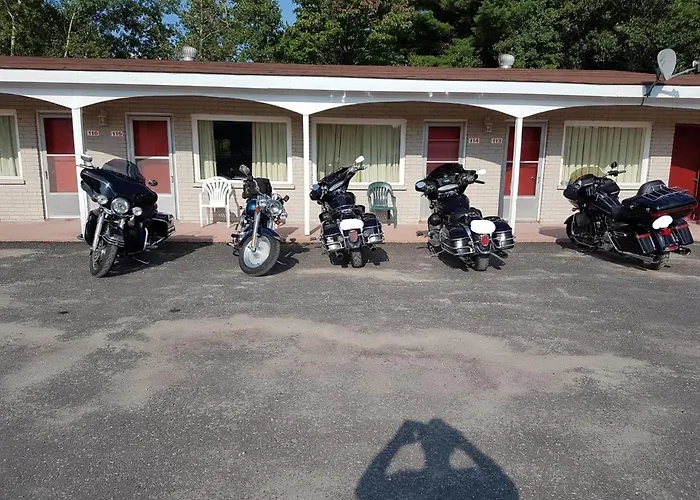 Skyways Motel