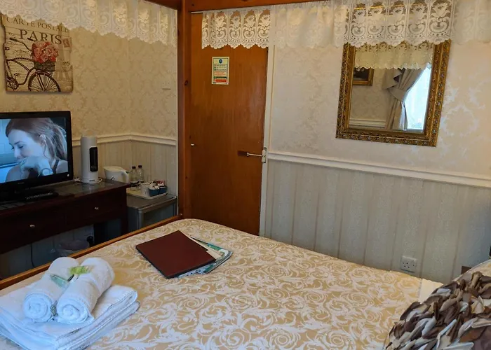 The New Guilderoy Hotel
