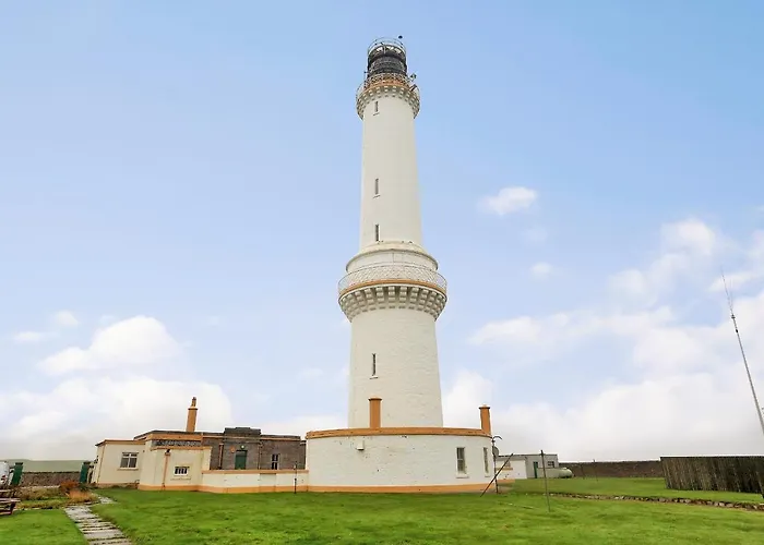 Aberdeen Lighthouse Cottages - Coastal, Dolphins