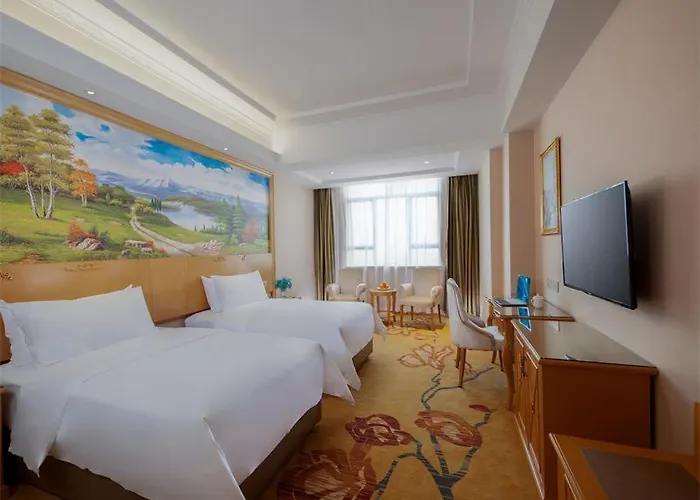 Vienna Hotel Huiyang Sanhe Square