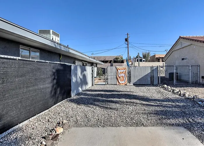 4 Mi To Beach: Lake Havasu Apartment W/ Pool!
