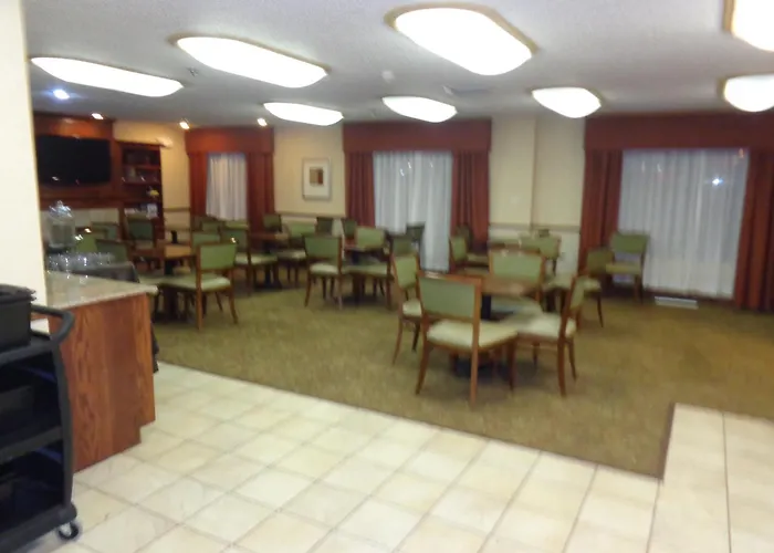 Country Inn & Suites By Radisson Bismarck Waterpark