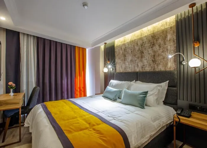 Kayhan City Hotel