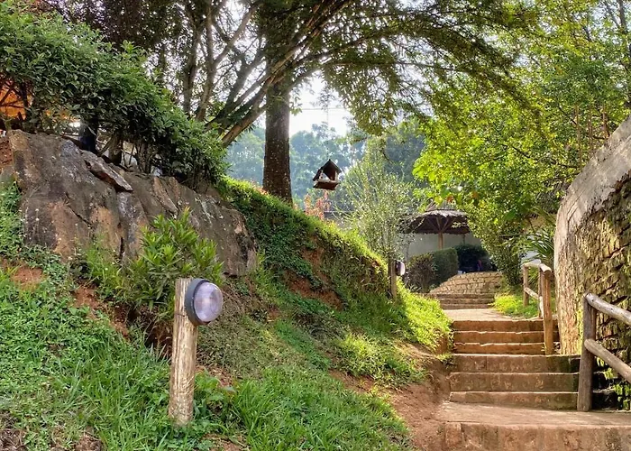 Banda Lodge