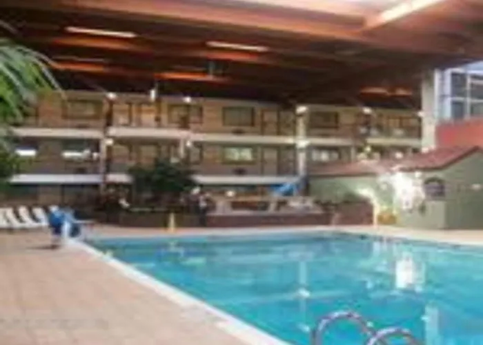 Ramada By Wyndham Beaver Falls
