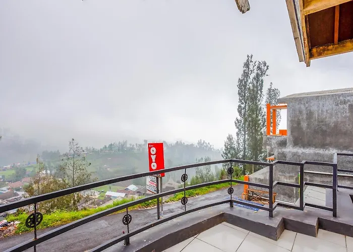 Oyo 3004 Penginapan Bromo Adi