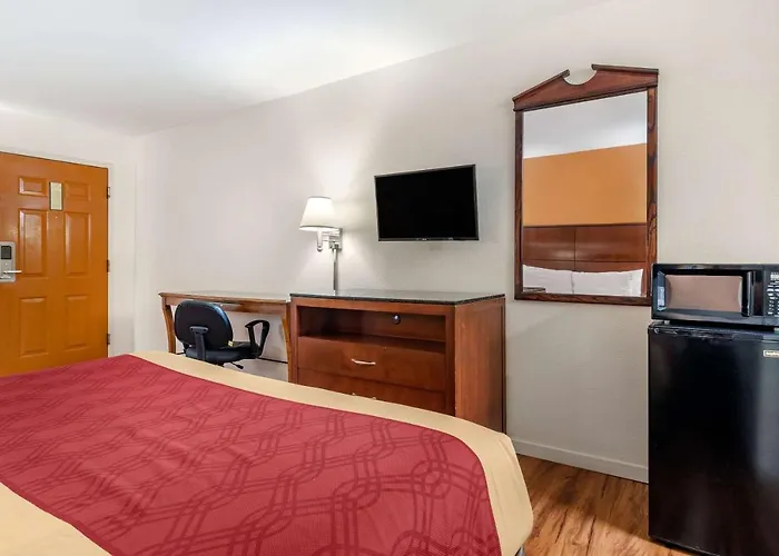 Carry On Inn & Suites