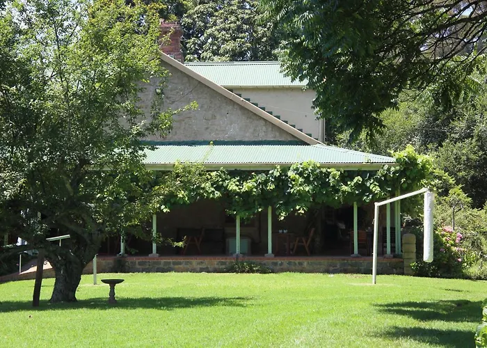 Halliwell Country Inn