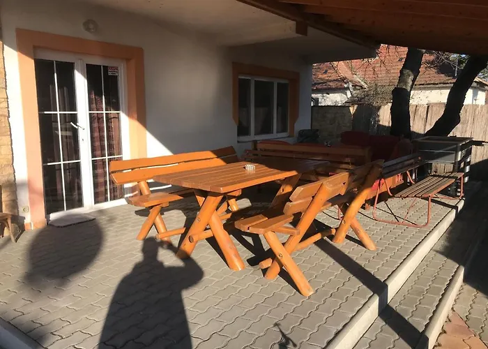Famvarga Apartmanhaz